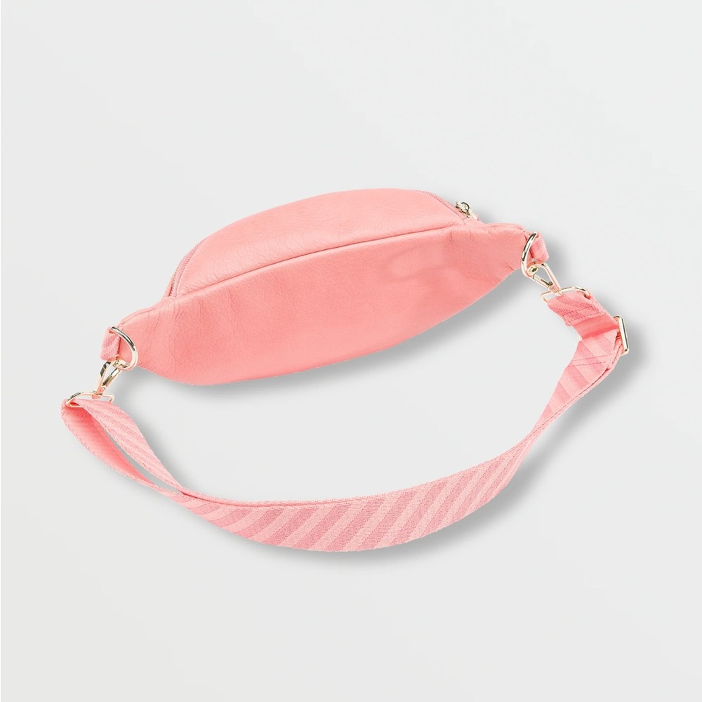 Volcom Strapped Waistpack - Picture 2 of 5